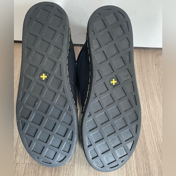 DR. MARTENS MAELLY BOOTS | Size 6 EUC - Picture 3 of 8